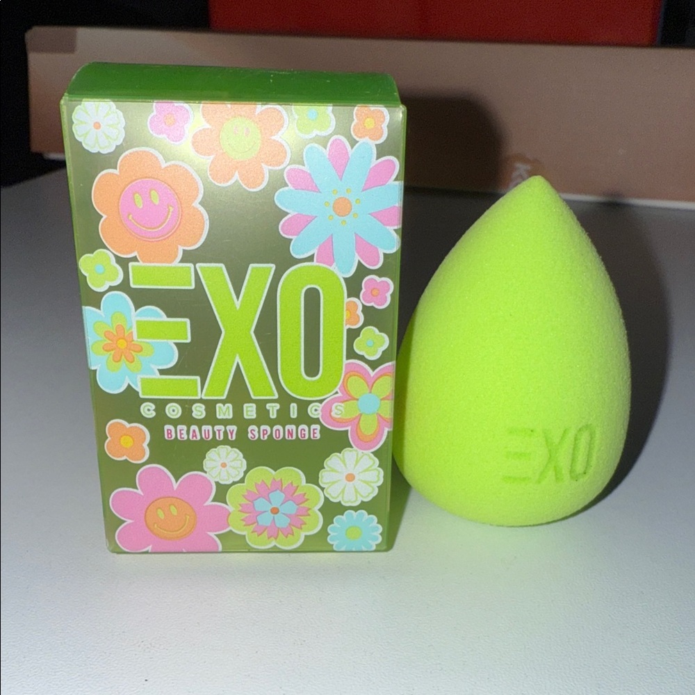 Cosmetic Beauty Sponge - Bright Green
